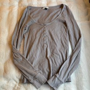 Universal thread grayish/lilac Henley top is XS fits like a small.
